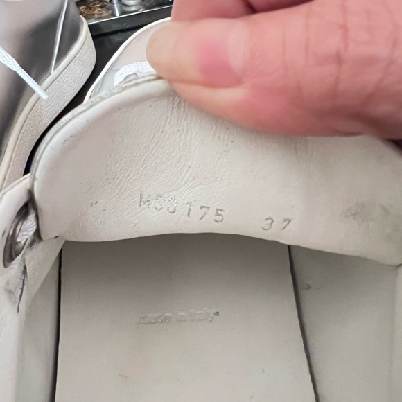 Louis Vuitton Snickers - Picture 6 of 8